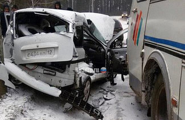 27-летний пассажир легкового автомобиля скончался в ДТП в Волжске