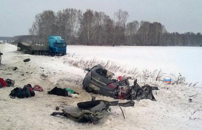 Четыре женщины погибли в ДТП под Новосибирском