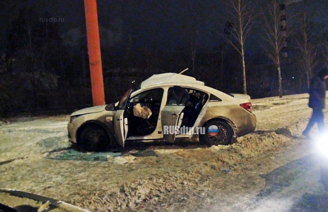 Пассажир «Шевроле» погиб при столкновении автомобиля со столбом