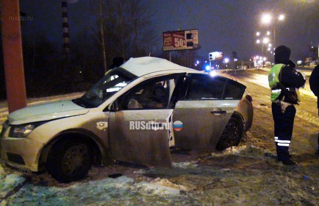 Пассажир «Шевроле» погиб при столкновении автомобиля со столбом
