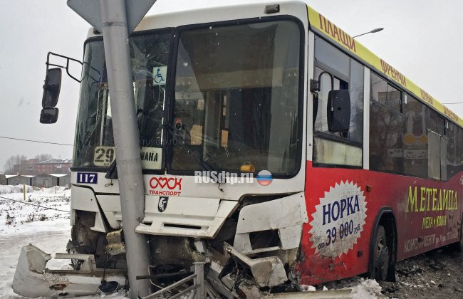 В Омске произошло ДТП с участием пассажирского автобуса