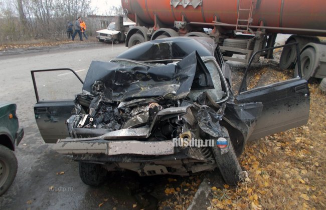 В Сызрани водитель бензовоза столкнулся с тремя ВАЗами. Пострадали дети