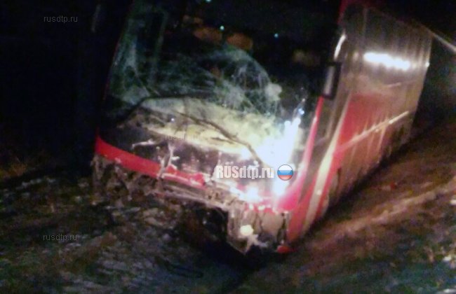 Два человека погибли в ДТП с автобусом в Иркутской области