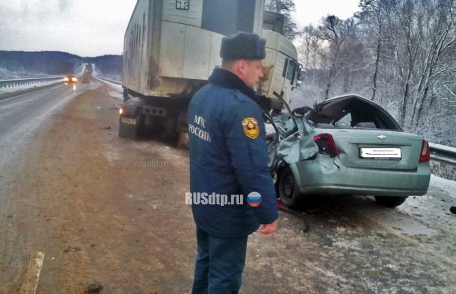 5 человек погибли под встречной фурой в Калужской области
