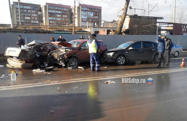Женщина погибла в ДТП с тремя автомобилями в Ростове-на-Дону