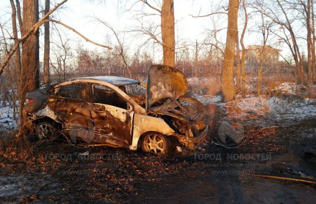 В Новокузнецке «Солярис» врезался в канистры с бензином и сгорел после ДТП
