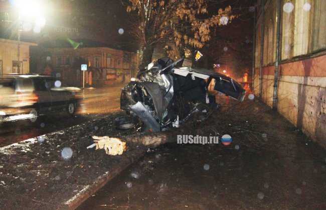 В Бугуруслане водитель «Приоры» чудом выжил в ДТП
