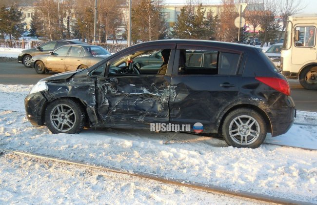 В Красноярске пьяный водитель устроил массовое ДТП на машине жены