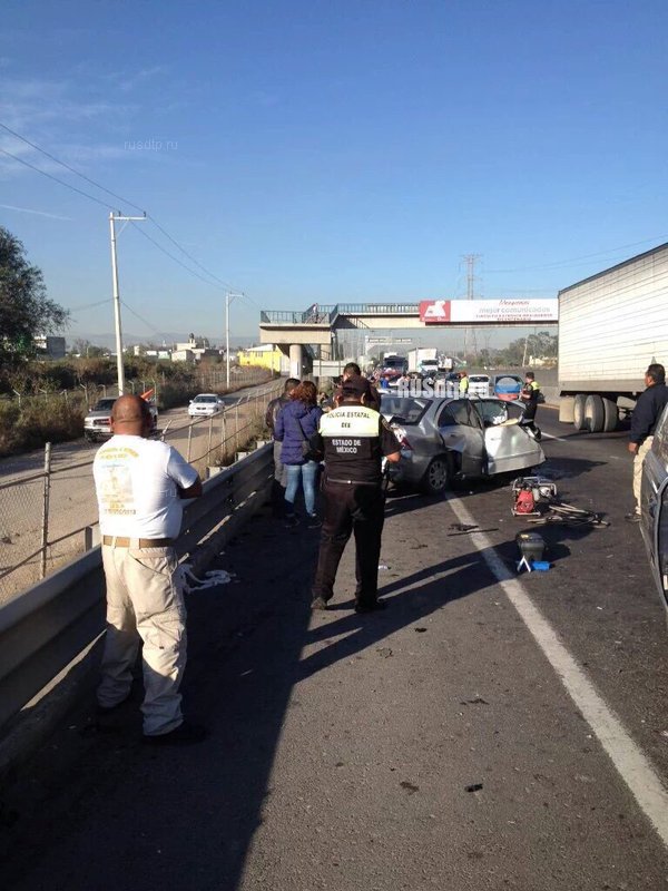 Массовое ДТП с участием 80 автомобилей произошло в Мексике. Погибли 9 человек