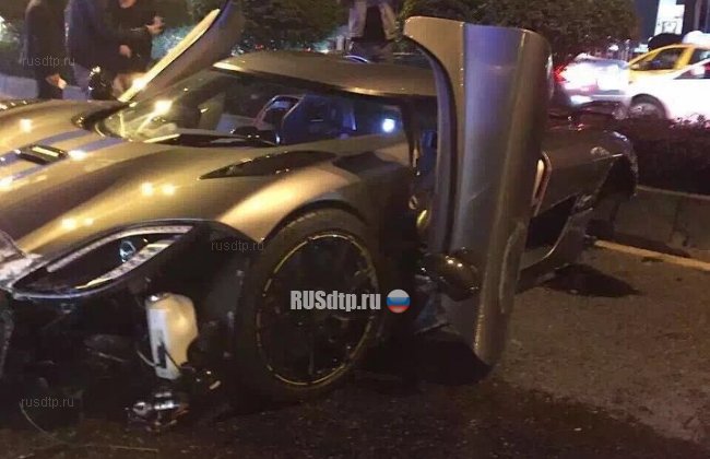 В Китае пьяный водитель разбил спорткар Koenigsegg Agera R стоимостью $4 миллиона
