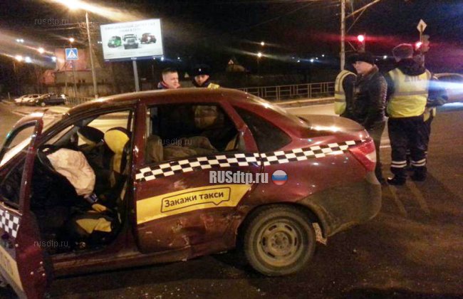 В Туле в результате ДТП погиб клиент такси