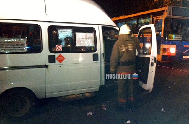 Пять человек пострадали при столкновении маршрутки и автобуса в Воронеже