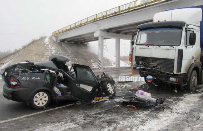 Водитель и ребенок погибли в ДТП в Оренбургской области