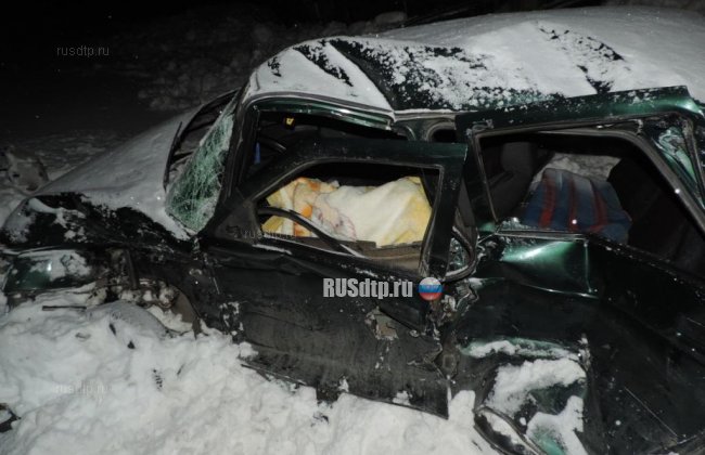 Водитель легковушки погиб на трассе в Тюменской области