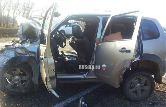 Три человека погибли в лобовом столкновении автомобилей на Ставрополье