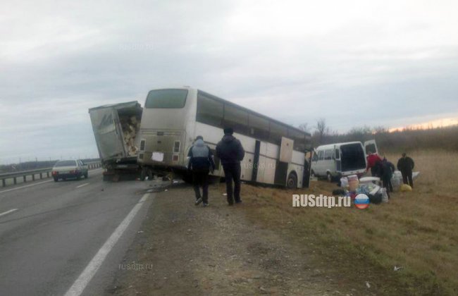 Один человек погиб в ДТП с автобусом на Ставрополье