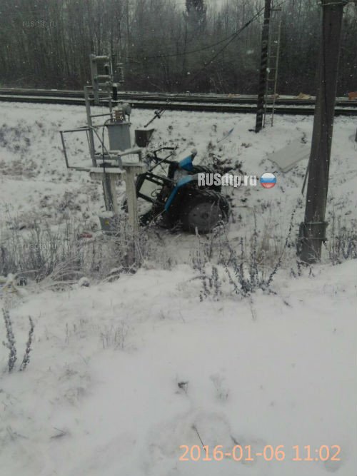 В Беларуси пассажирский поезд «Москва-Брест» разорвал трактор (видео)