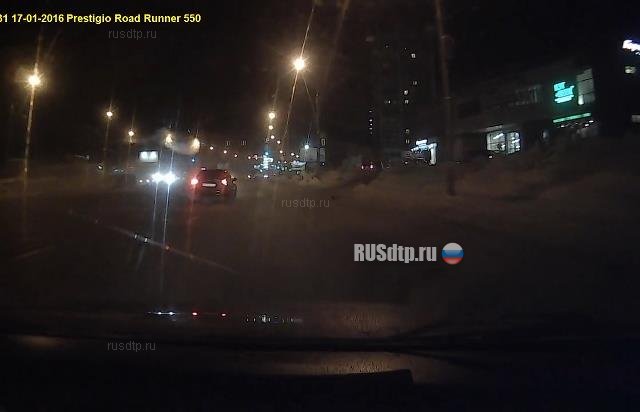 Массовое ДТП с участием 6 автомобилей произошло в Новосибирске (видео)