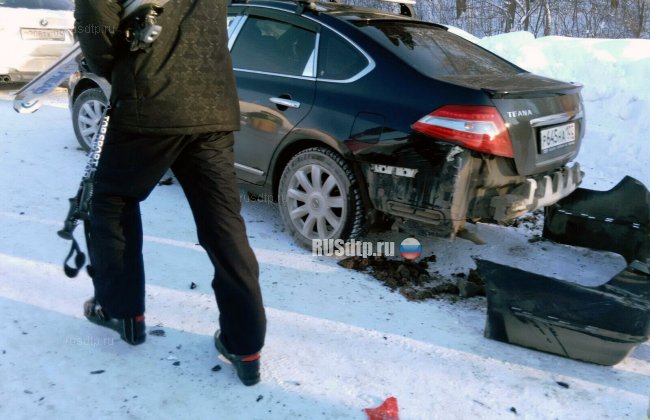Грузовик протаранил около 10 машин на горнолыжном курорте в Челябинской области