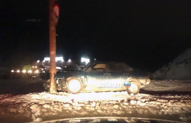 В Астрахани 13-летний подросток решил прокатить подружек и разбил машину родителей
