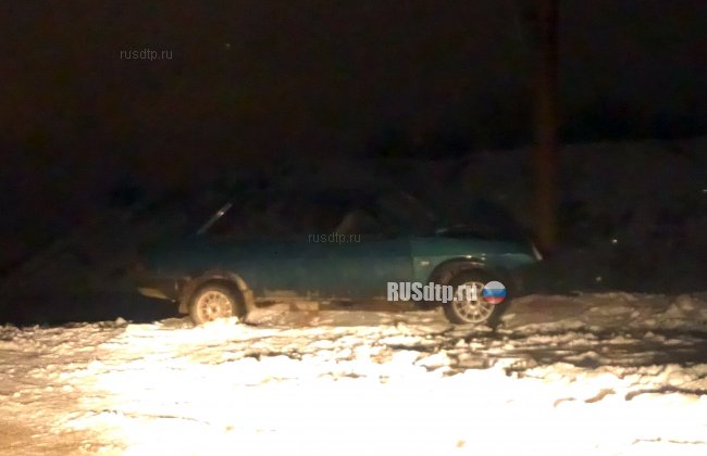 В Астрахани 13-летний подросток решил прокатить подружек и разбил машину родителей