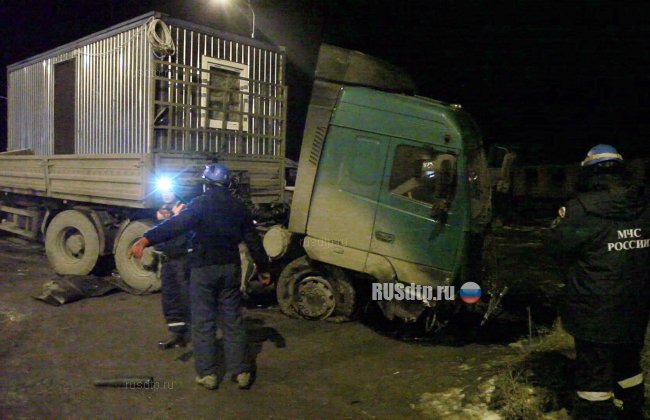 ВАЗ-21099 взорвался после столкновения с грузовиком в Черкесске