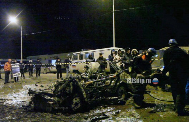 ВАЗ-21099 взорвался после столкновения с грузовиком в Черкесске