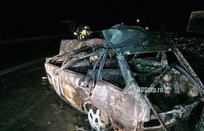 Семья сгорела в автомобиле в результате ДТП в Саратовской области