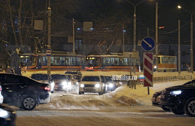 В Перми произошло столкновение трамвая и автобуса