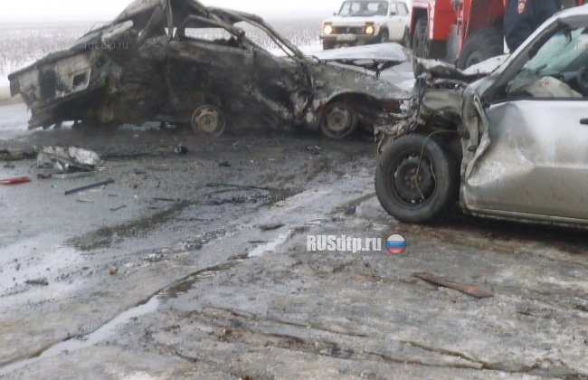 Три человека погибли в сгоревшей машине в ДТП на трассе Самара &#8212; Оренбург