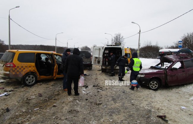 В результате массового ДТП на Симферопольском шоссе погиб человек