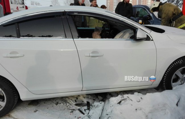 Volvo, Lada и Toyota столкнулись в Кемерове