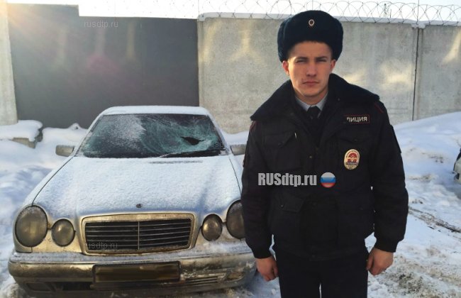 В Москве девушка сбила полицейского и прокатила его на капоте