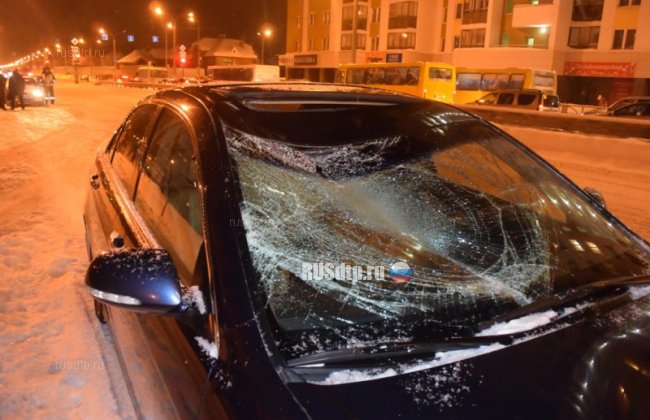 В Екатеринбурге «Хонда» сбила пешехода, перебегавшего дорогу на красный свет