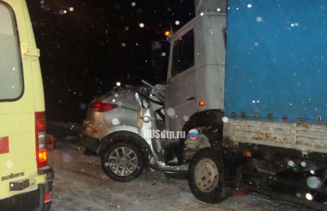 Пассажир «КИА» погиб в лобовом столкновении с грузовиком в Удмуртии