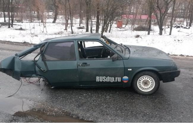 Оторвавшийся прицеп раздавил машину с водителем в Белгородской области