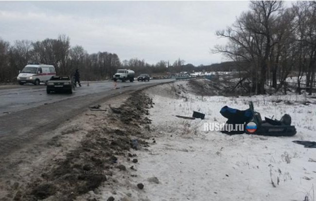 Оторвавшийся прицеп раздавил машину с водителем в Белгородской области
