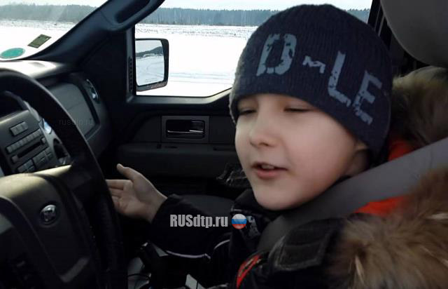 В Калининграде 4-летний ребенок за рулем насмерть сбил женщину