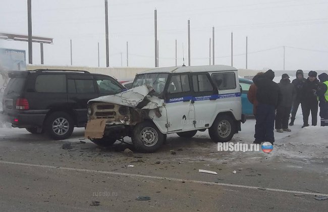 Пьяный водитель врезался в полицейский УАЗ в Якутске