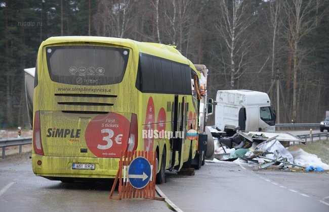 Автобус Санкт-Петербург &#8212; Рига попал в ДТП в Эстонии