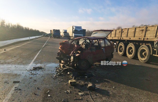 В Воронежской области в массовом ДТП с участием пяти автомобилей погибли 4 человека