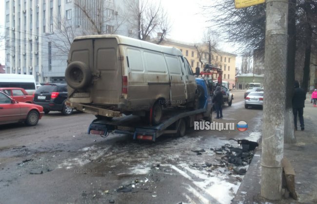 Полиция разыскивает водителя BMW, скрывшегося с места крупного ДТП в Воронеже