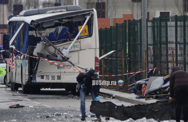 Шестеро подростков погибли в ДТП с участием автобуса и грузовика во Франции