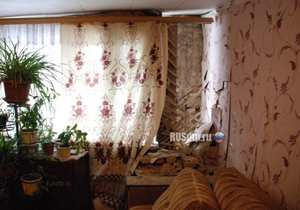 В Курске пьяный дальнобойщик устроил массовое ДТП и повредил жилой дом