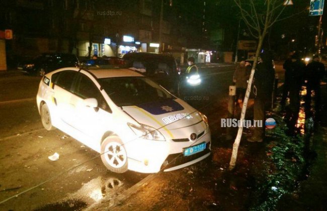 Полицейские устроили ДТП на улице Щербакова в Киеве