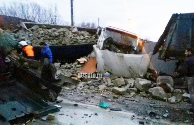 Водитель фуры с отказавшими тормозами погиб в ДТП под Новороссийском