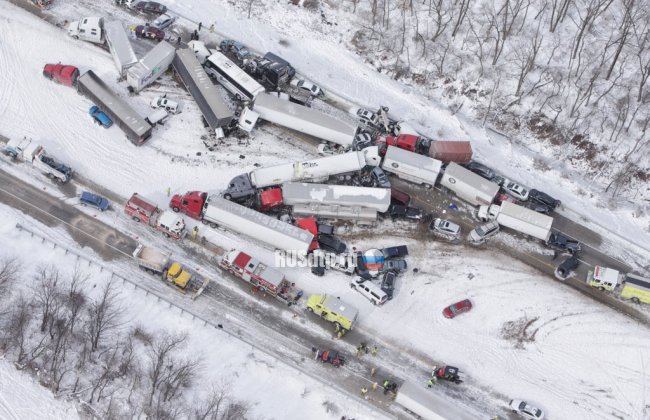 Более 50 автомобилей столкнулись на автостраде в США (фото)