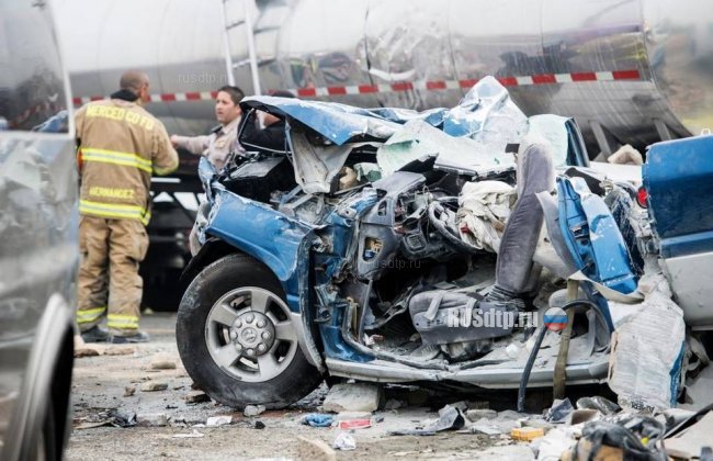 Два человека погибли в массовом ДТП с участием 16 автомобилей в США