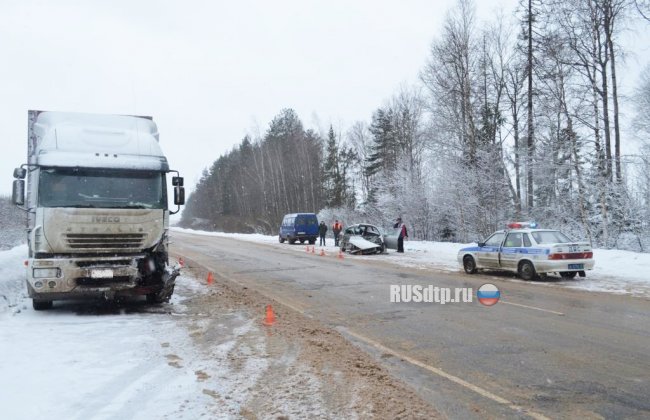 Пассажир легковушки погиб в ДТП с фурой на автодороге Иваново – Родники