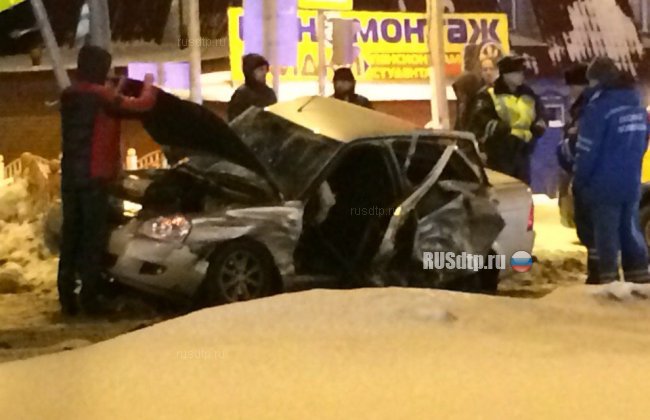 Два автомобиля столкнулись на улице Университетской в Сургуте